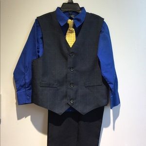 Arrow 4 piece blue suit boys 6/7